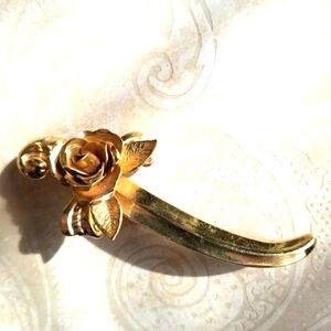 Vintage Coro Pegasus sword brooch pin gold tone saber sabre dagger floral